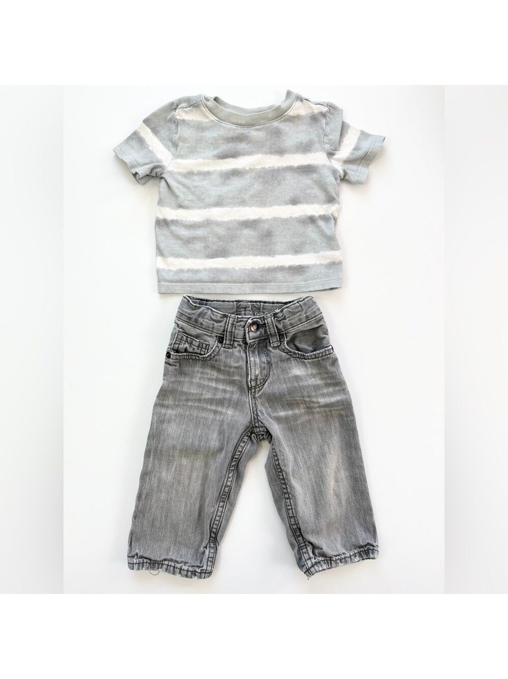 GAP Gray Jeans and Old Navy Shirt Versatile Matching Set